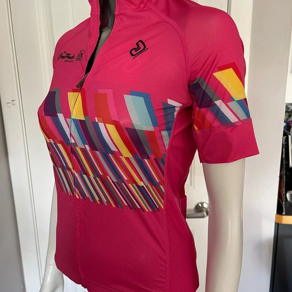 🛍️3/$40 Jakroo Cycling  Top Pink Multi Color Short Sleeve Full Zip Top Small - Picture 10 of 10